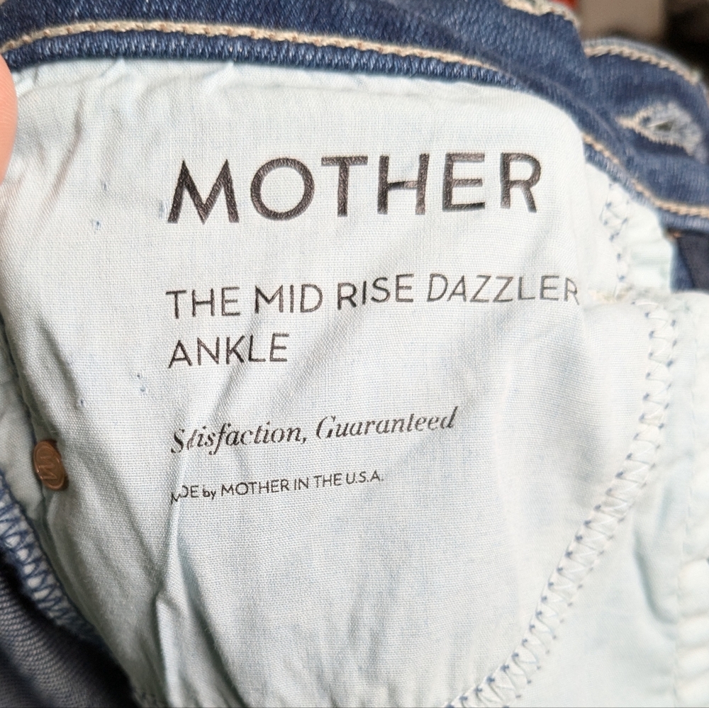 MOTHER The Mid Rise Dazzler Ankle Jeans in Satisfaction Guaranteed Size 25 - Picture 7 of 13